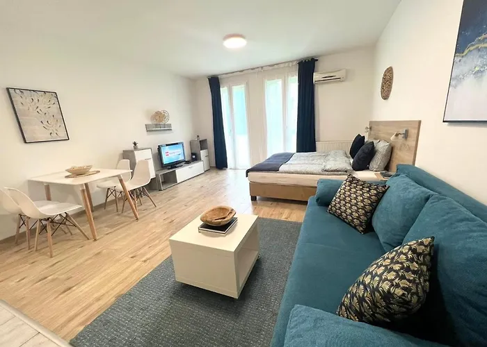 Апартаменты Lotus Downtown